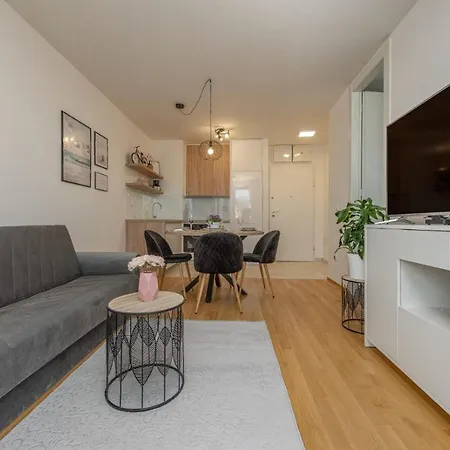 Lovely - With Parking And Balcony